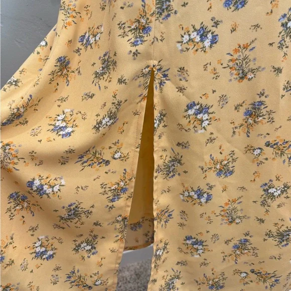 Chic Yellow Floral Maxi Dress - Picture 3 of 6